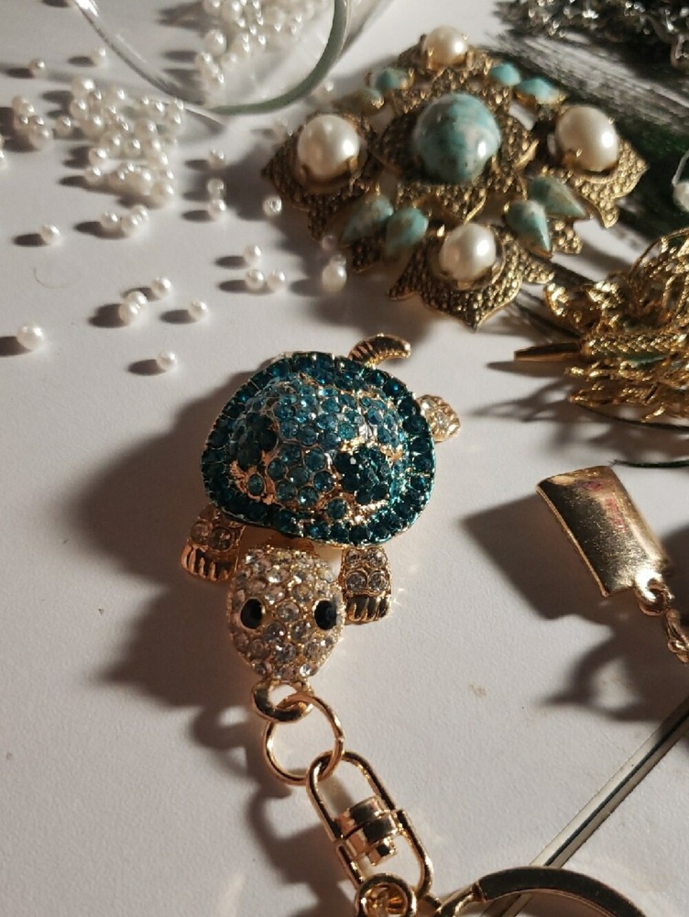 Siren's Collection Turtle Blue & Gold Keychain - Picture 4 of 7